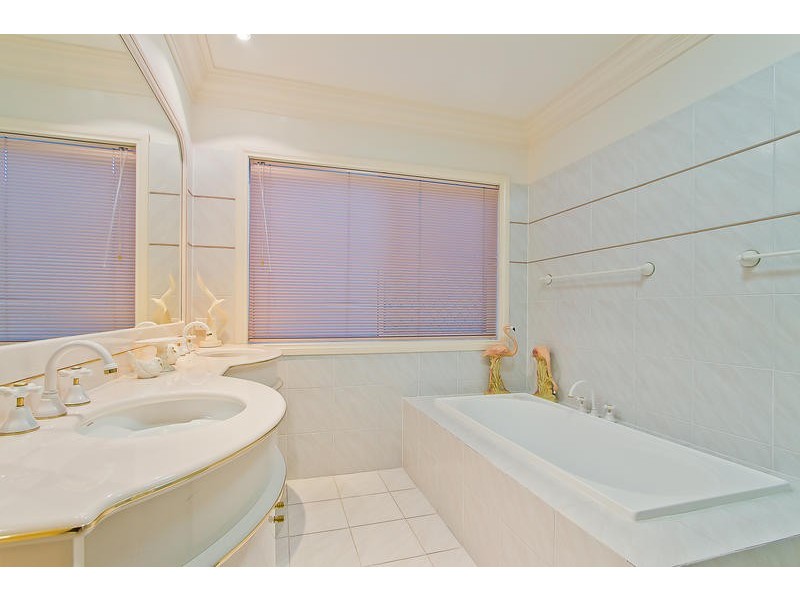 10 Julatten Drive, Robina QLD 4226