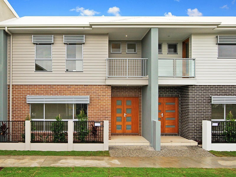 10 Jurien Crescent, Varsity Lakes QLD 4227