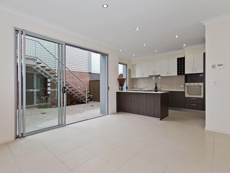 10 Jurien Crescent, Varsity Lakes QLD 4227