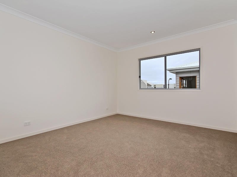 10 Jurien Crescent, Varsity Lakes QLD 4227