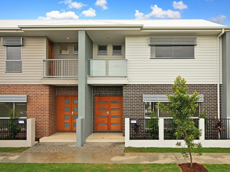 10 Jurien Crescent, Varsity Lakes QLD 4227