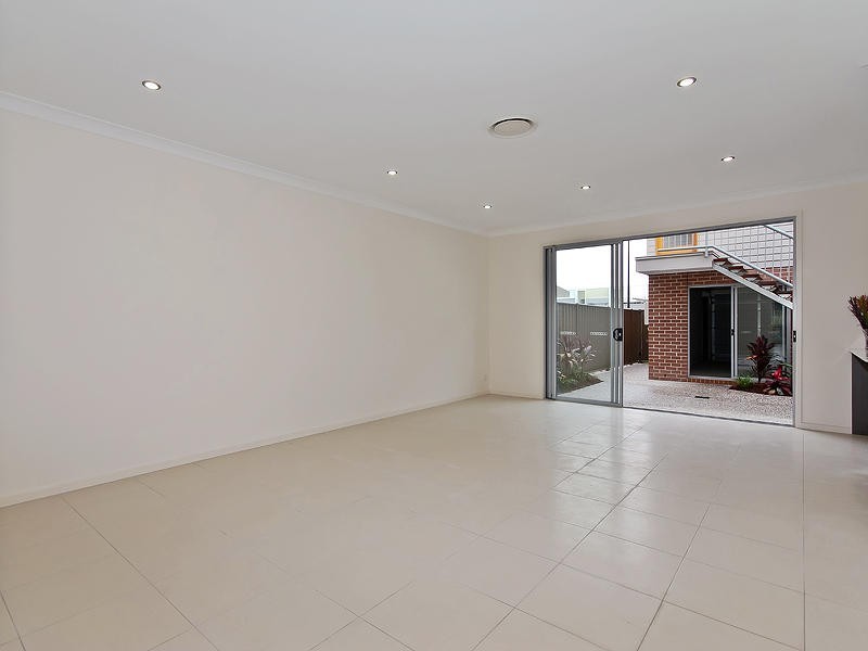 10 Jurien Crescent, Varsity Lakes QLD 4227