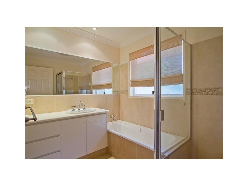 8 Kilburn Street, Robina QLD 4226