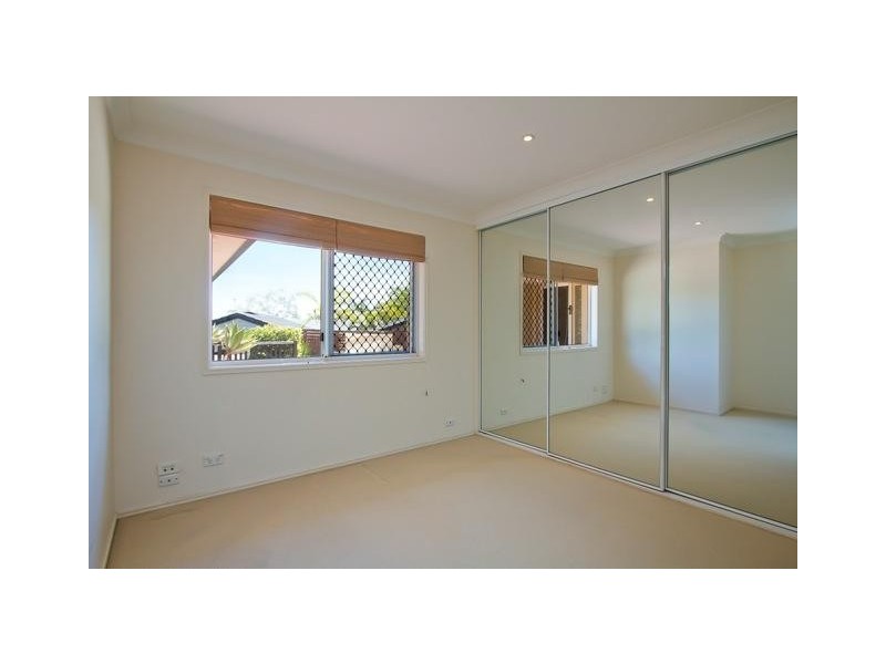 8 Kilburn Street, Robina QLD 4226