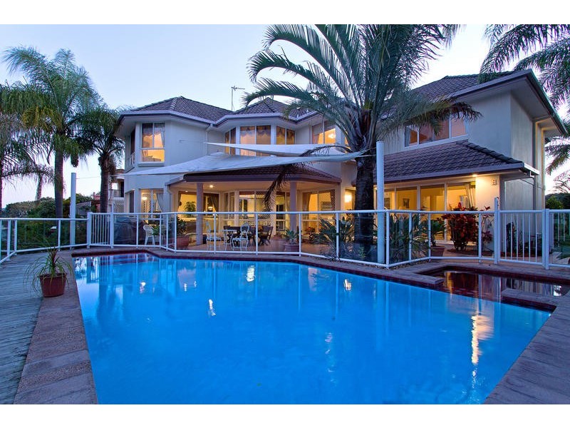 27 Kirralee Drive, Robina QLD 4226