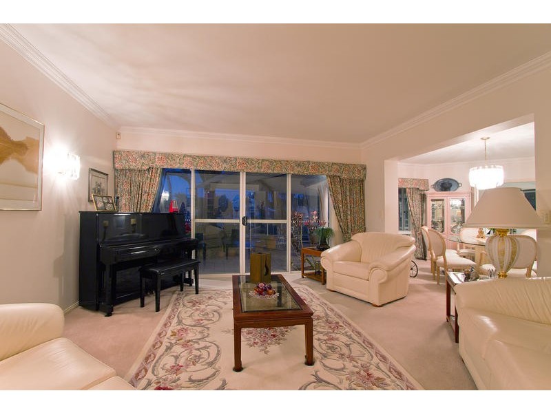 27 Kirralee Drive, Robina QLD 4226