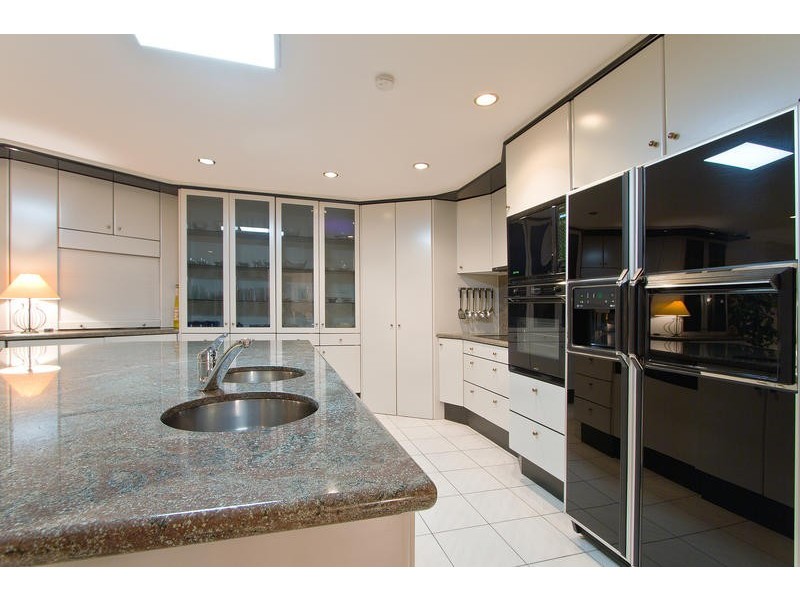 27 Kirralee Drive, Robina QLD 4226