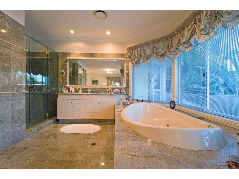 27 Kirralee Drive, Robina QLD 4226