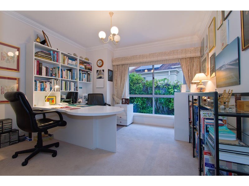 27 Kirralee Drive, Robina QLD 4226