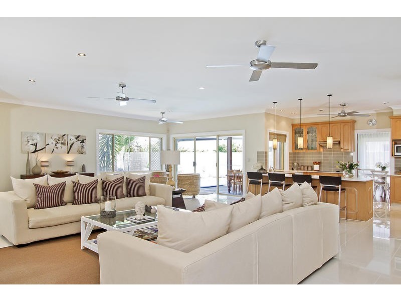 30 Kirralee Drive, Robina QLD 4226