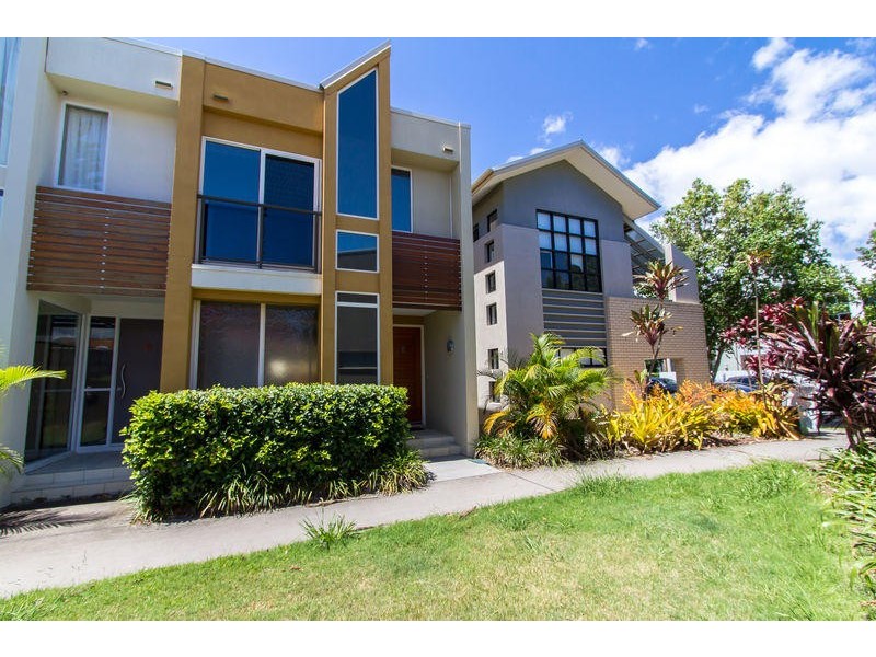 6 Lader Terrace, Varsity Lakes QLD 4227