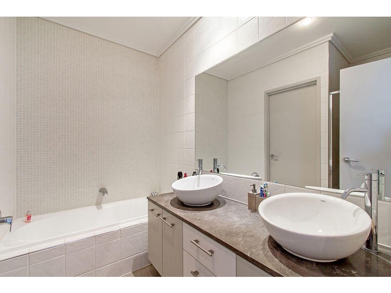 6 Lader Terrace, Varsity Lakes QLD 4227