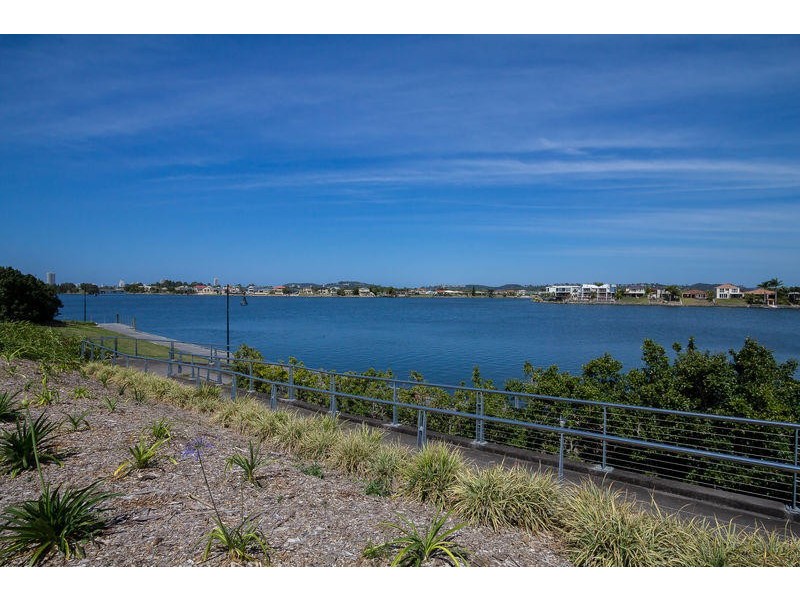 6 Lader Terrace, Varsity Lakes QLD 4227