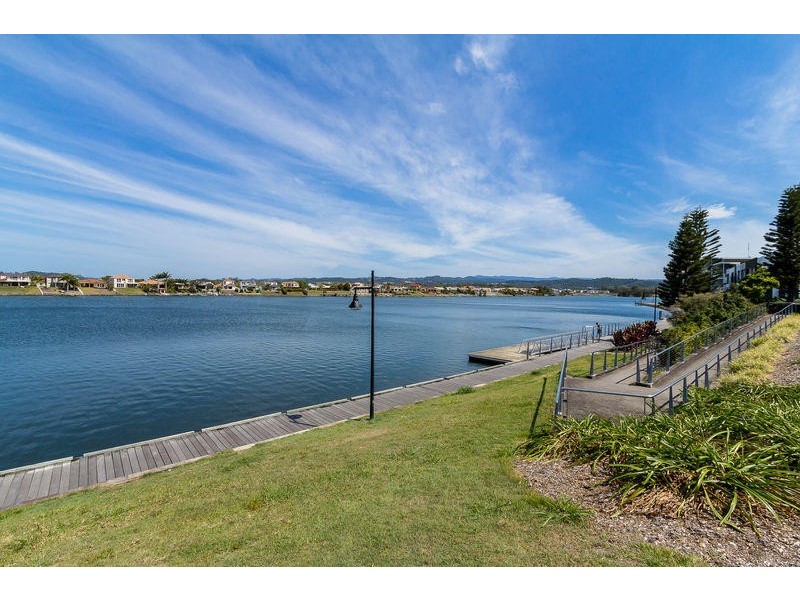 6 Lader Terrace, Varsity Lakes QLD 4227