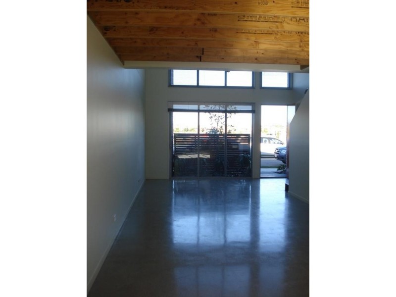 20 Lakefront Crescent, Varsity Lakes QLD 4227