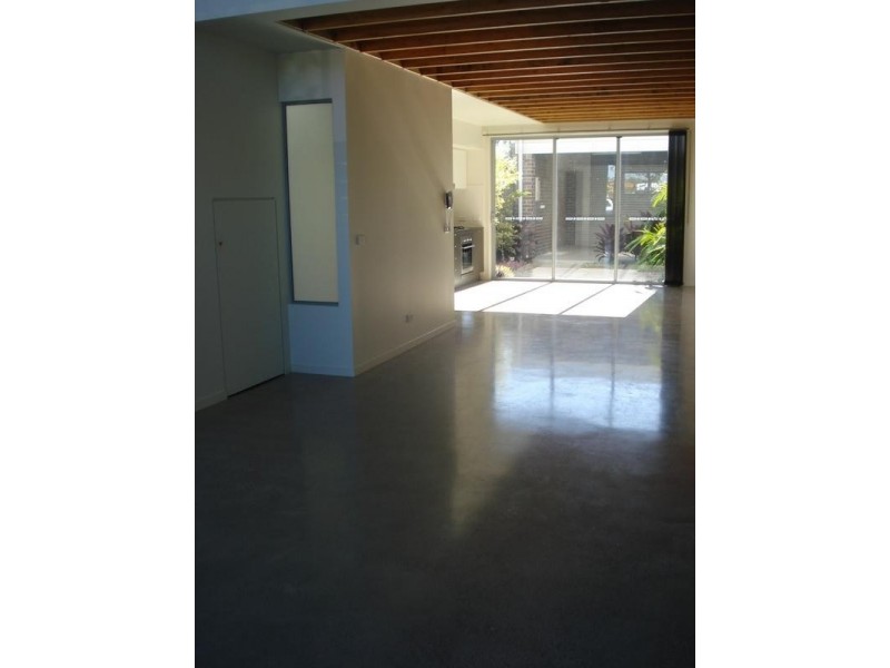 20 Lakefront Crescent, Varsity Lakes QLD 4227