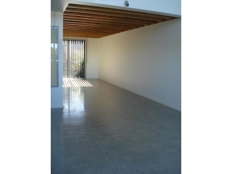 20 Lakefront Crescent, Varsity Lakes QLD 4227