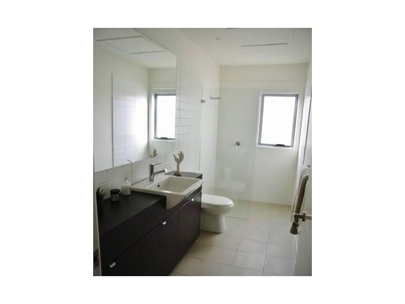 20 Lakefront Crescent, Varsity Lakes QLD 4227