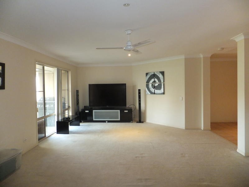 12 Lancewood Cct, Robina QLD 4226