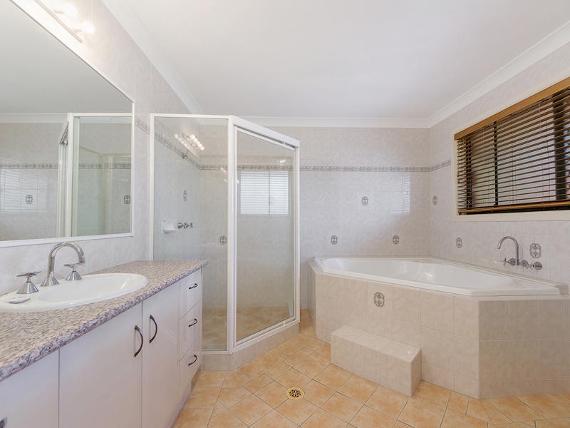 14 Lancewood Circuit, Robina QLD 4226