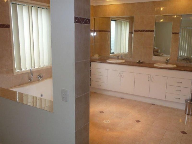 64 Lancewood Circuit, Robina QLD 4226