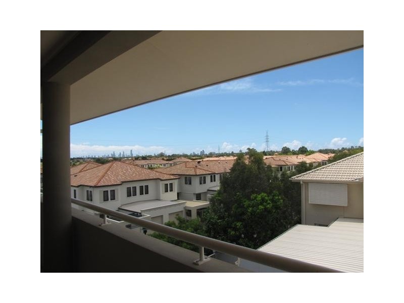 12/ 137 Laver Drive, Robina QLD 4226