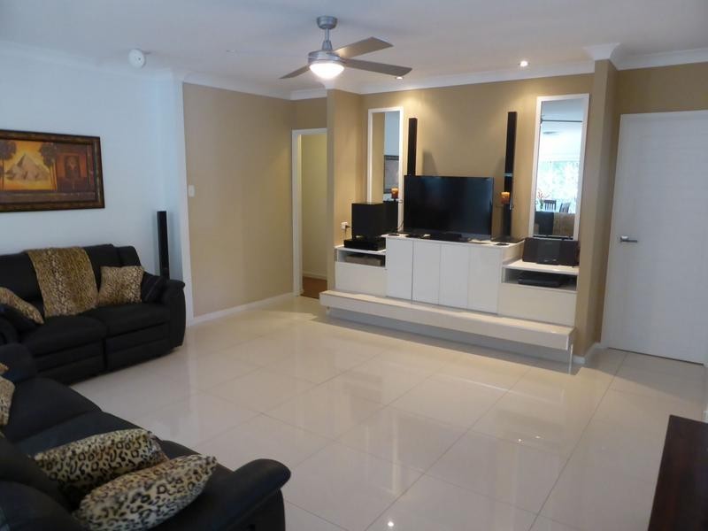 13 Lowe Court, Maudsland QLD 4210