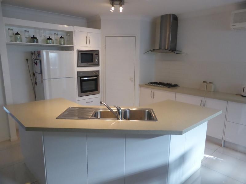 13 Lowe Court, Maudsland QLD 4210