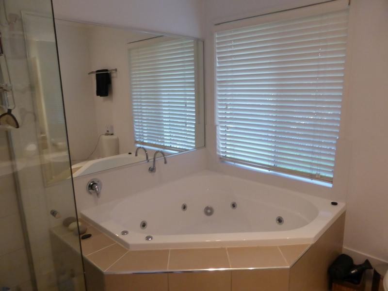 13 Lowe Court, Maudsland QLD 4210