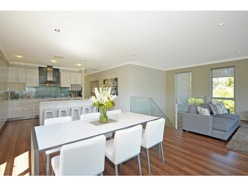 2 Lyra Court, Robina QLD 4226