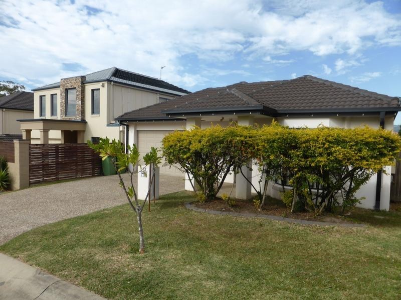 12 Majorca Crescent, Varsity Lakes QLD 4227