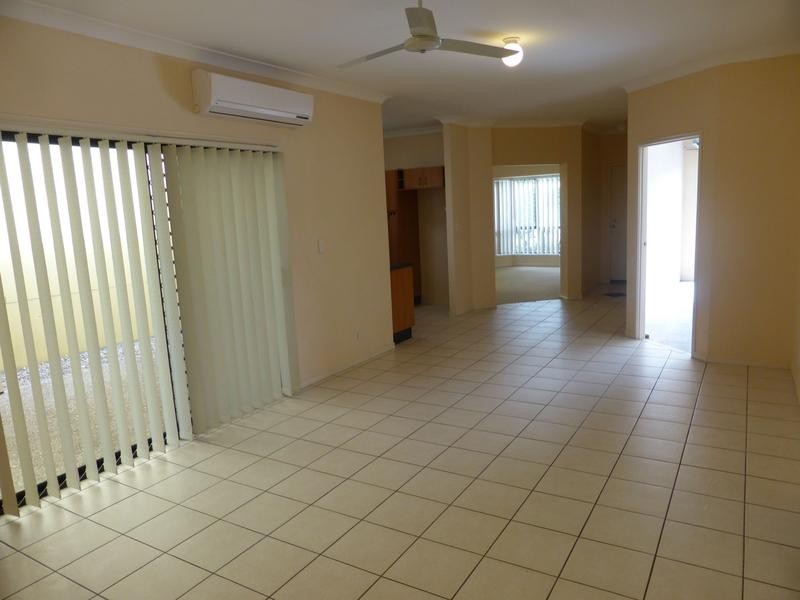 12 Majorca Crescent, Varsity Lakes QLD 4227