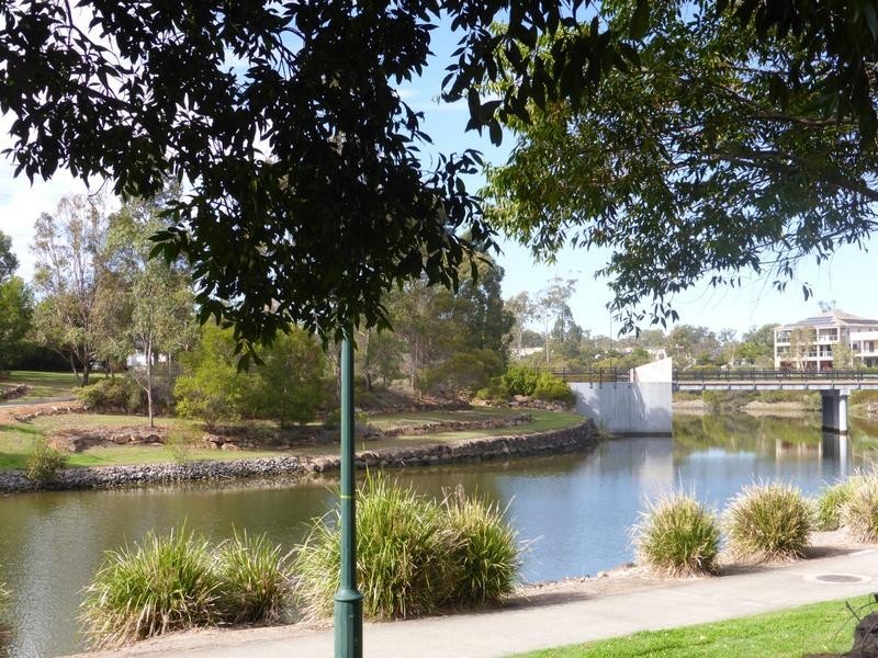 12 Majorca Crescent, Varsity Lakes QLD 4227