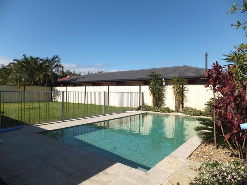 139 Mallawa Drive, Palm Beach QLD 4221