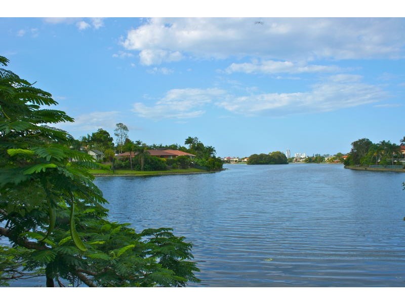 42 Manly Drive, Robina QLD 4226