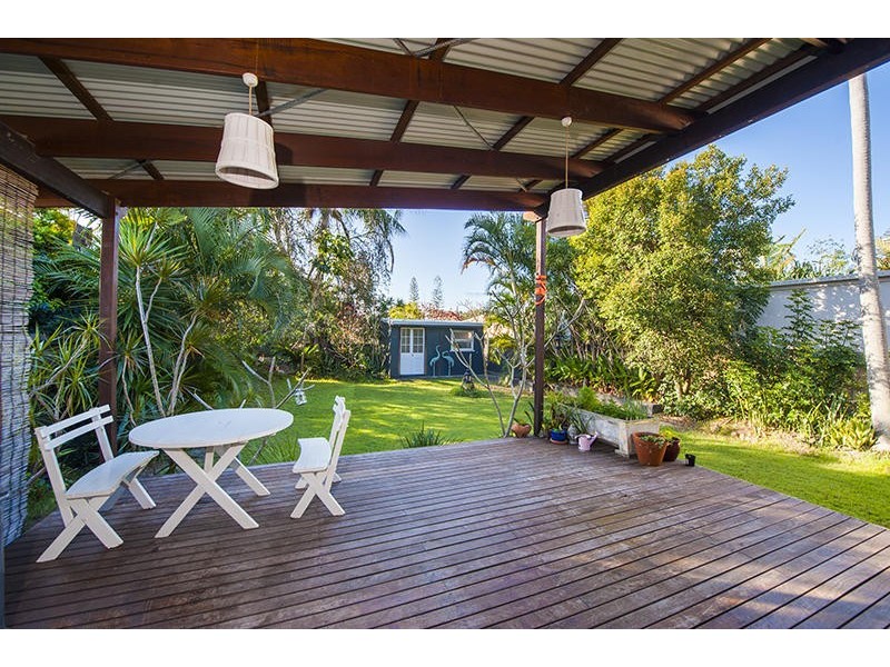 61 Manus Avenue, Palm Beach QLD 4221