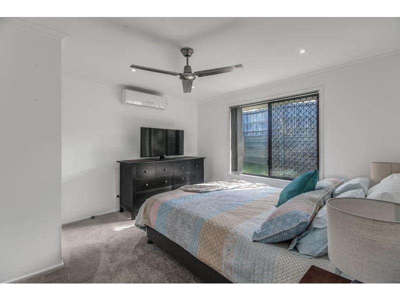 29 Meadow Brook Crescent, Merrimac QLD 4226