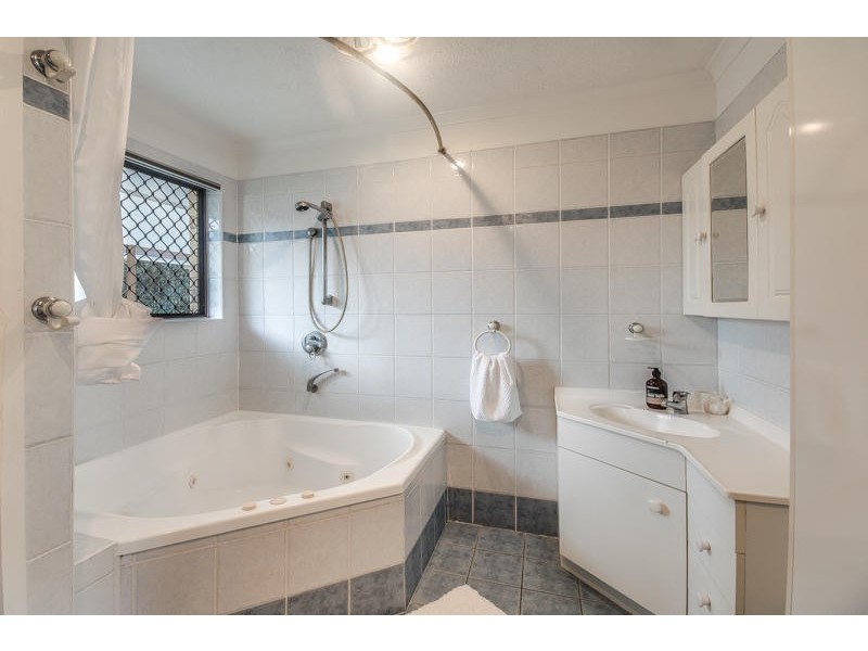 29 Meadow Brook Crescent, Merrimac QLD 4226