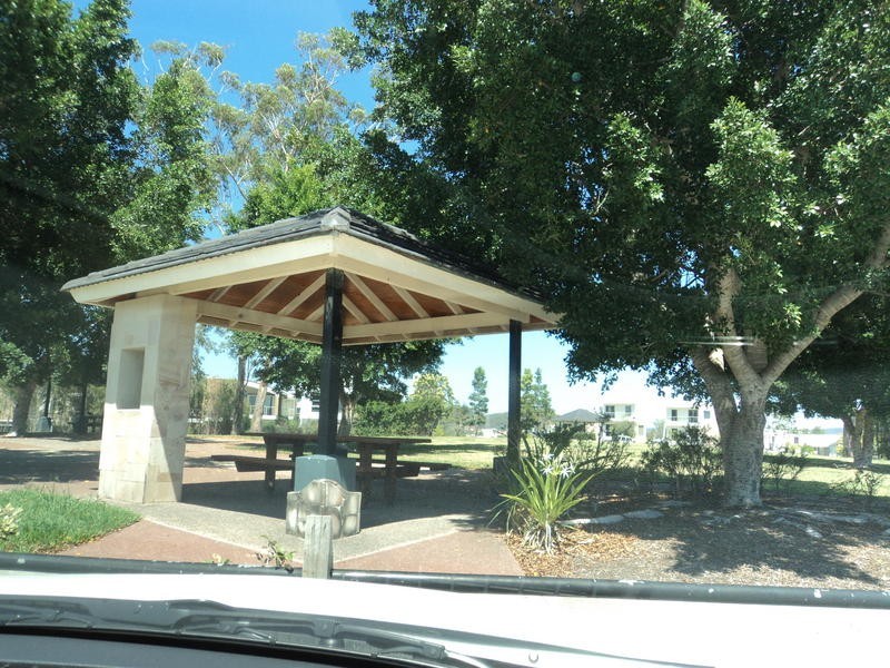 2/ 18 Menton Avenue, Varsity Lakes QLD 4227