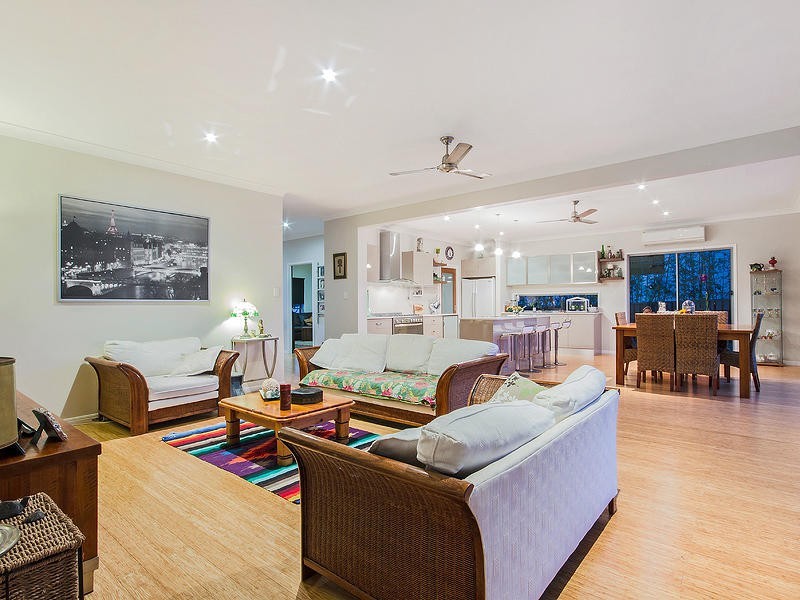 15 Monserrat Ct, Reedy Creek QLD 4227