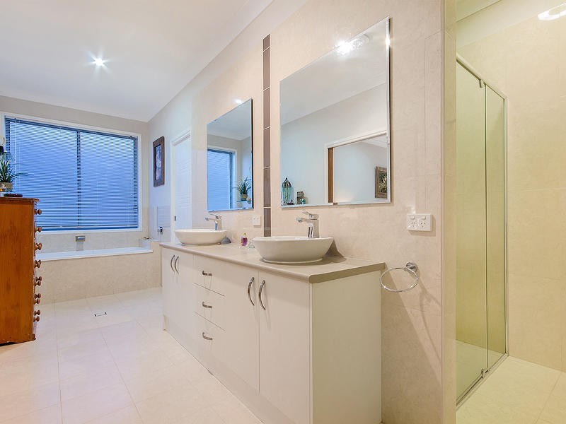 15 Monserrat Ct, Reedy Creek QLD 4227
