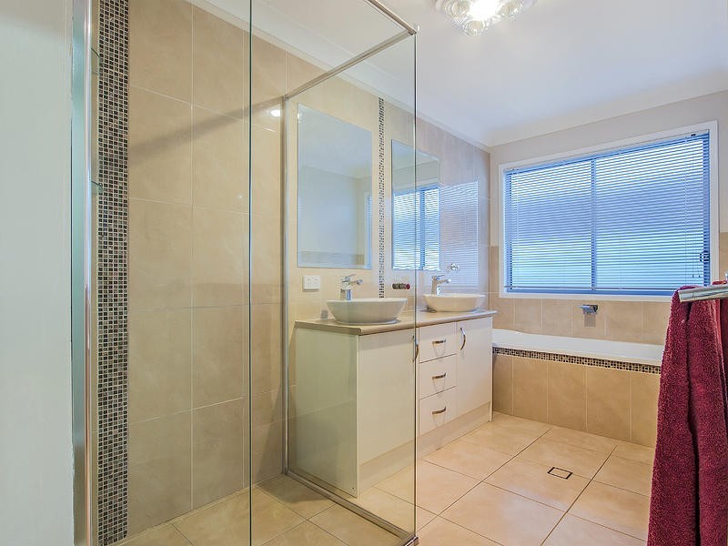 15 Monserrat Ct, Reedy Creek QLD 4227