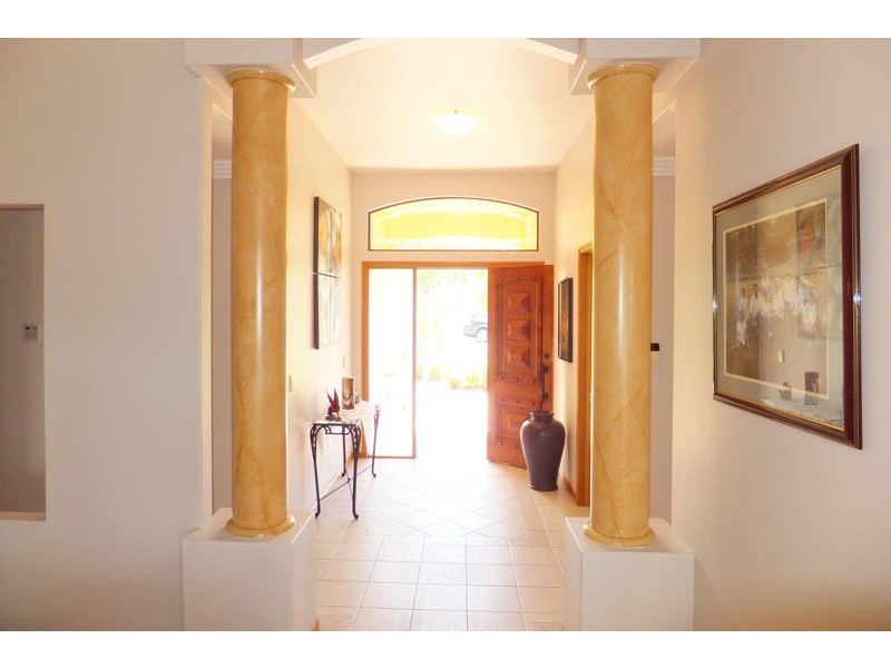 10 Mountain Ash Circuit, Robina QLD 4226