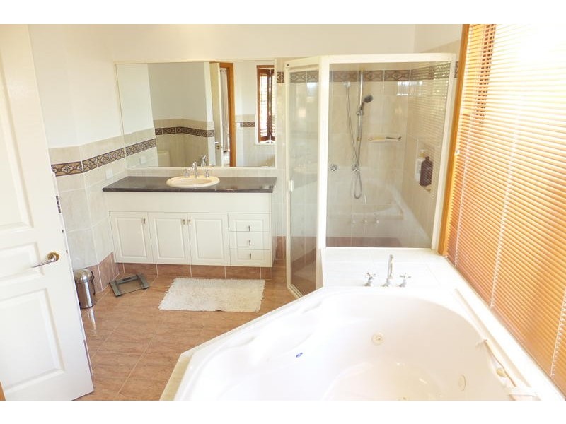 10 Mountain Ash Circuit, Robina QLD 4226