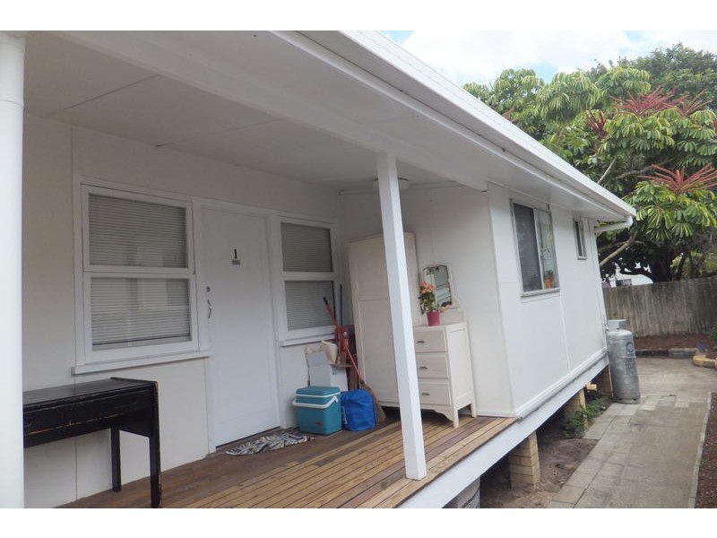 41 Mountain View Ave, Miami QLD 4220
