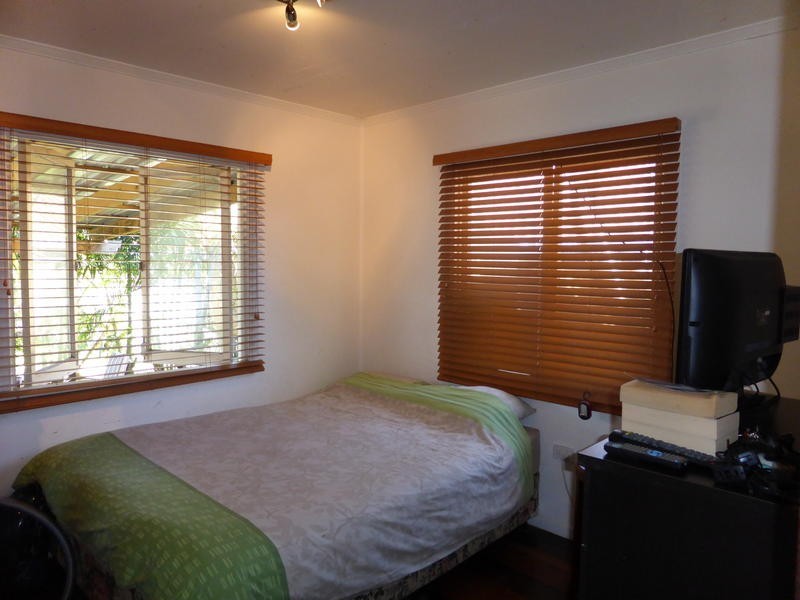 125 Nobby Parade, Miami QLD 4220