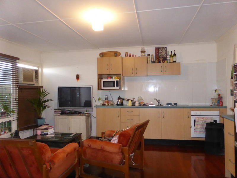 125 Nobby Parade, Miami QLD 4220