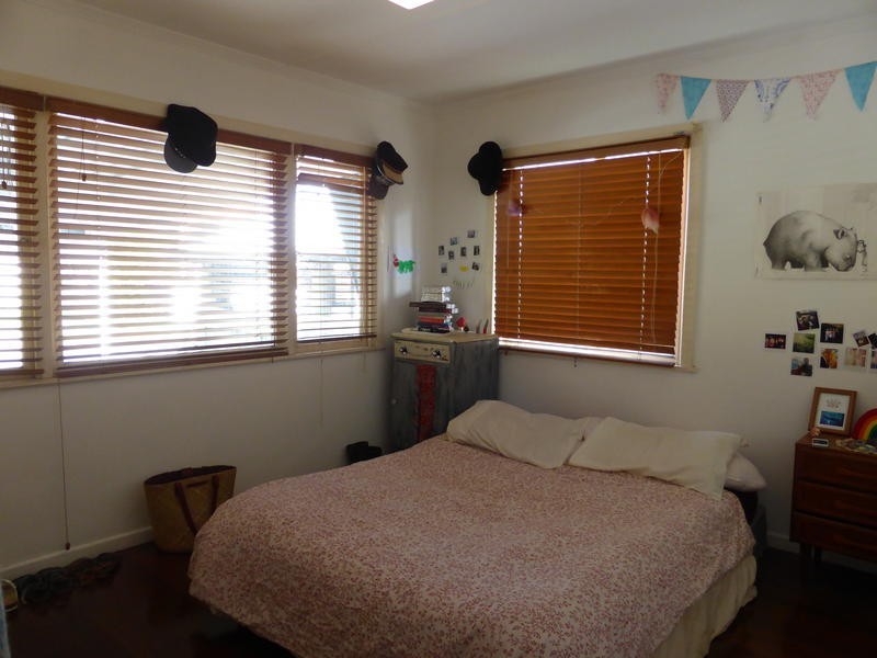 125 Nobby Parade, Miami QLD 4220