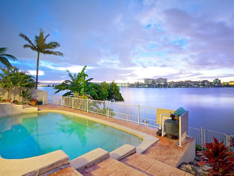 25 Northwestern Court, Varsity Lakes QLD 4227