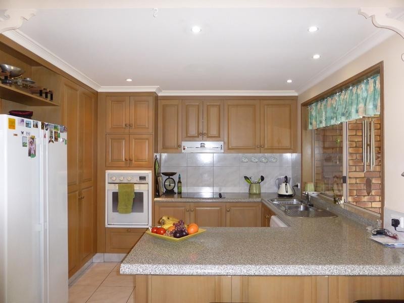 4 Oakleigh Circuit, Robina QLD 4226